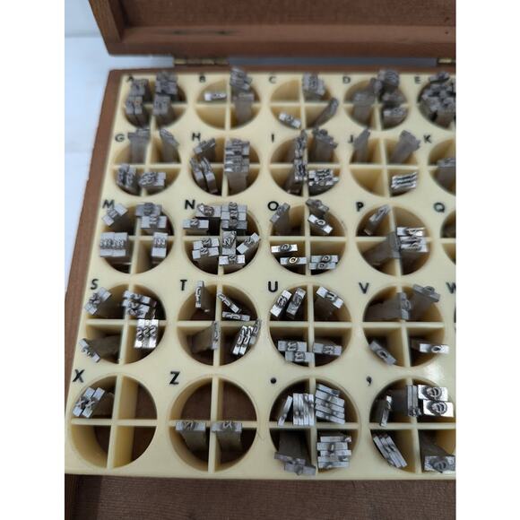 KINGSLEY HOT FOIL Stamping Printer letters Typeset 24 Pt. KEYNOTE LC Wood Box - Picture 4 of 7